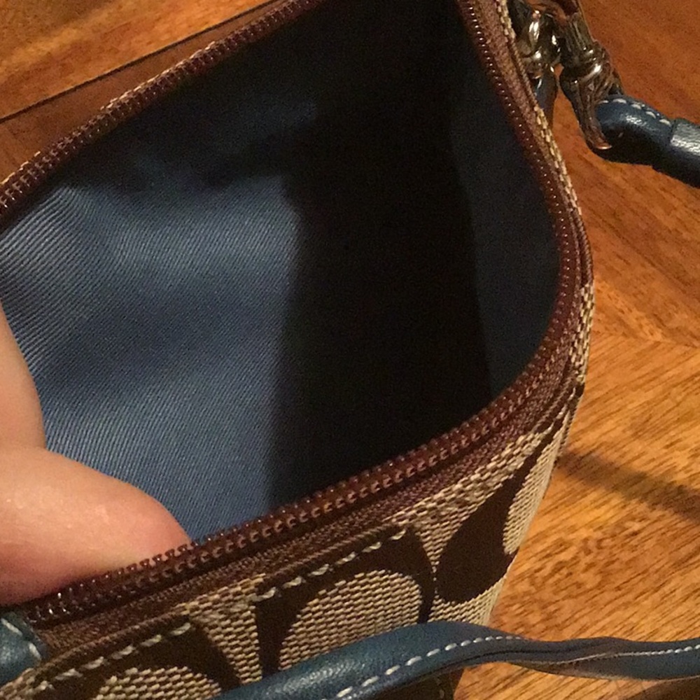 Cute Coach wristlet with blue leather trim - Picture 3 of 5